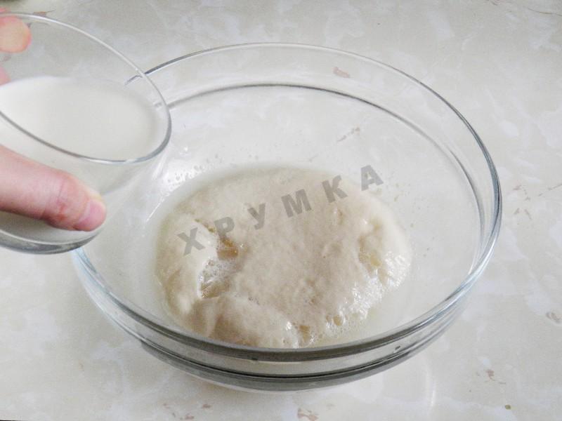 Тесто на беляши дрожжевое на сухих дрожжах на молоке жареные на сковороде рецепт с фото