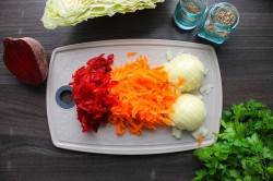 обычный борщ с курицей рецепт. borsch klassicheskii s kuricei 1635745554 5 min. обычный борщ с курицей рецепт фото. обычный борщ с курицей рецепт-borsch klassicheskii s kuricei 1635745554 5 min. картинка обычный борщ с курицей рецепт. картинка borsch klassicheskii s kuricei 1635745554 5 min. Борщ еще с древних времен является одним из самых любимых первых блюд среди славянских народов. Когда-то борщом называли обычную похлебку из борщевика. А позже готовили на свекольном квасе.