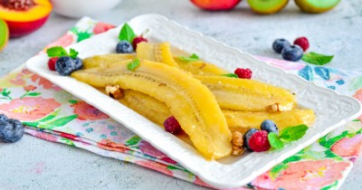 Жареные бананы на сковороде на десерт