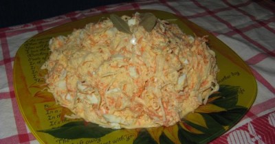 Салат из черной редьки с морковью, яйцами и луком