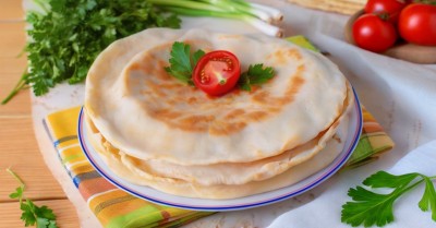 Наан индийская лепешка с чесноком