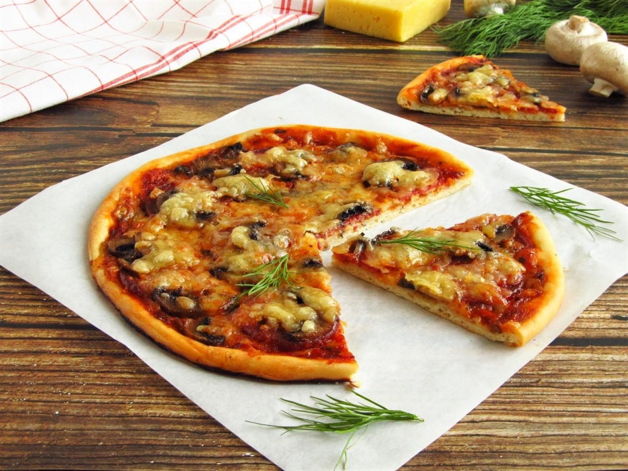 рецепт на пиццу начинка с шампиньонами фото 8