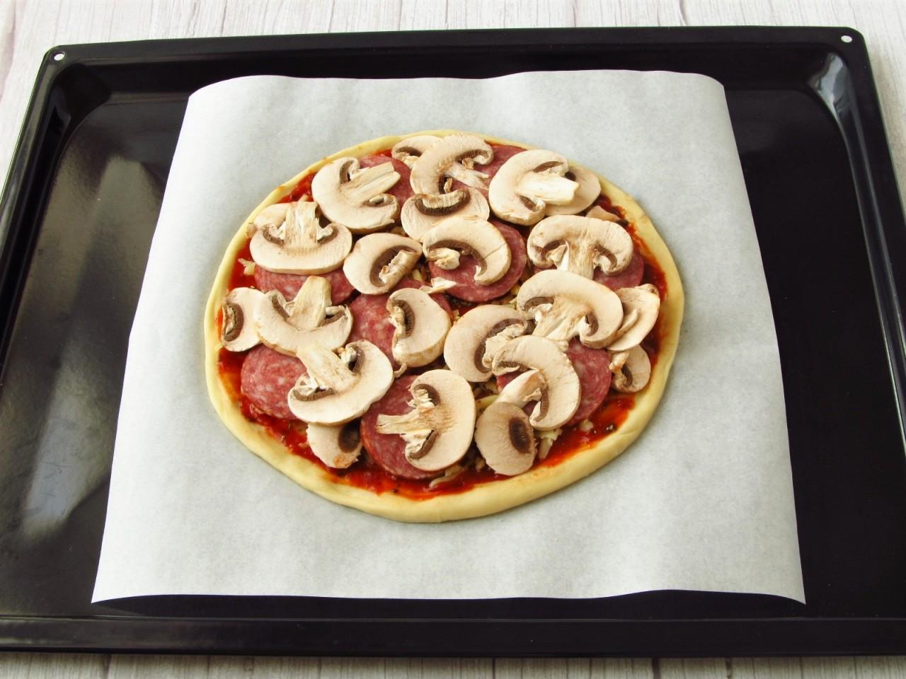 пицца грибная с колбасой фото 101