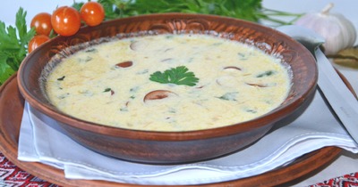 Сырный суп с копчеными сосисками