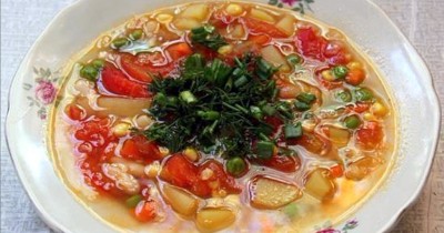 Суп Минестроне с овощами, зеленью и сливочным маслом