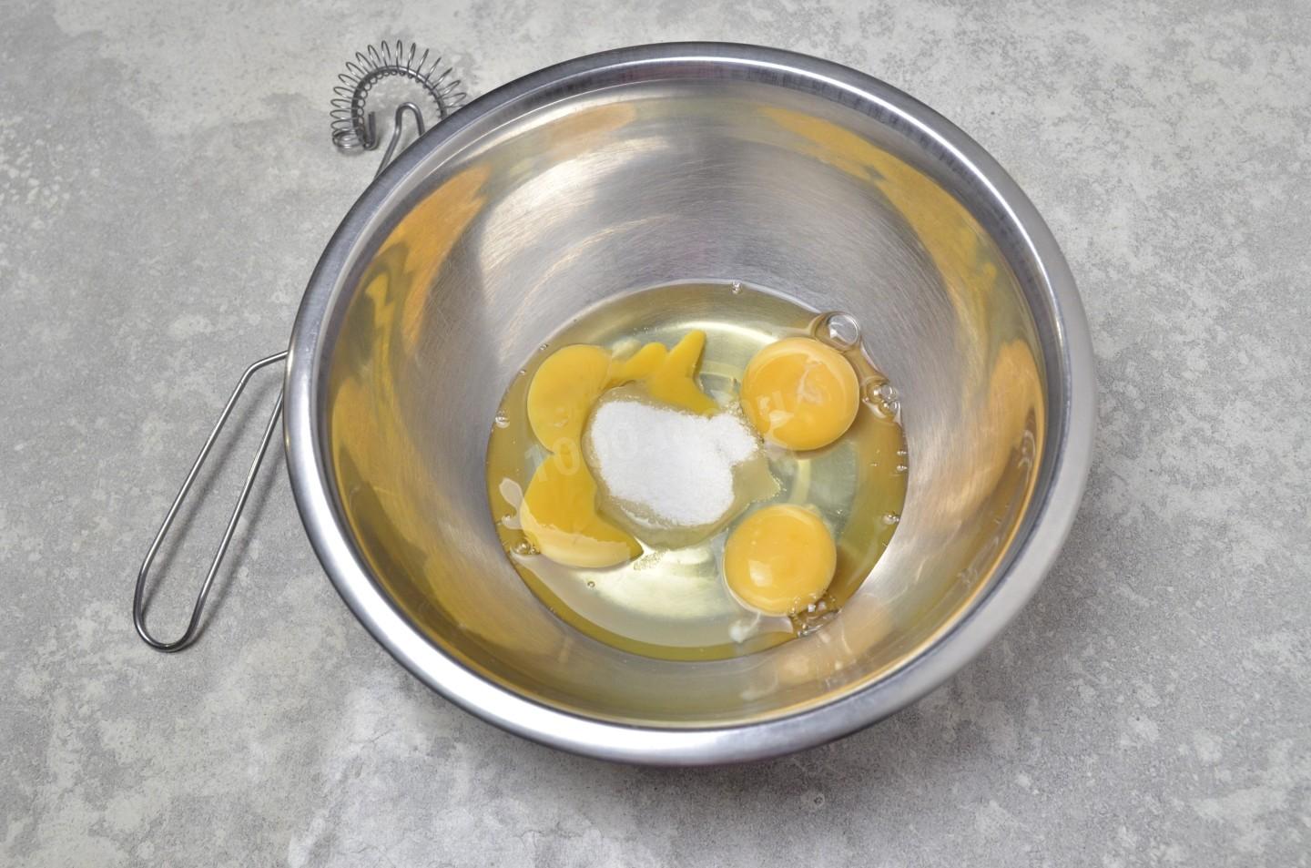 Блины молоко 500 яйца 3. Мытье яиц. Рецепт блинов на молоке 500 мл молока 2 яйца. Мочёные в молоке блины. Блины тонкие 500 мл воды 500 молока 3 яйца.