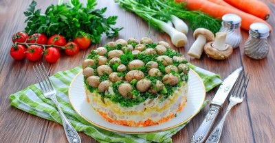 Салат Грибная поляна с шампиньонами