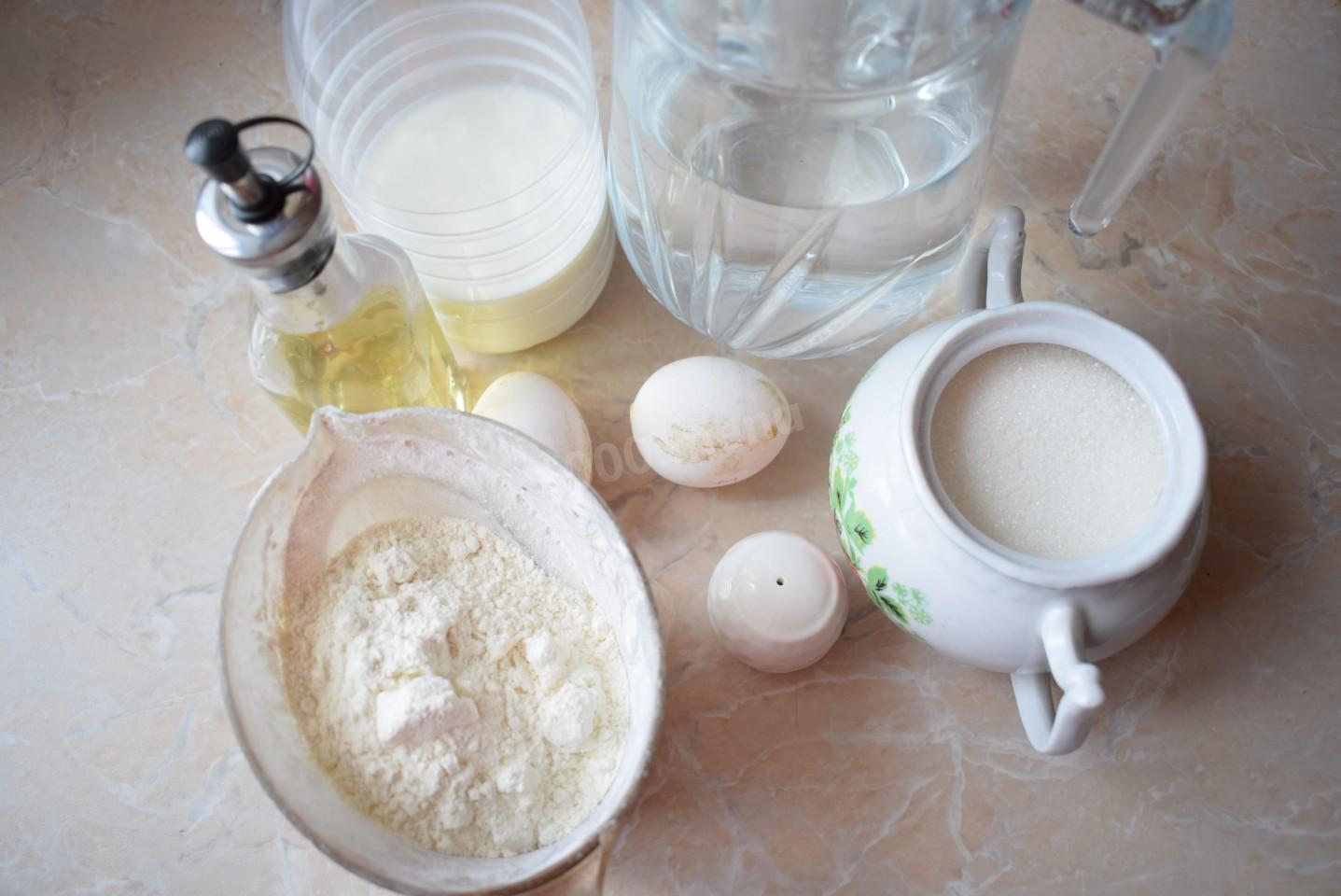 Тесто для блинов стаканами. Тесто на воде Ингредиенты. Стакан молока стакан кипятка блины. Блины молоко яйца кипяток сода. Стакан кипятка.