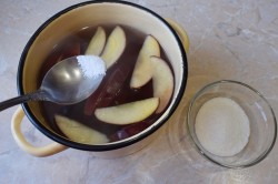 Компот из варенья яблоки. kompot iz varenya 1582267627 4 min. Компот из варенья яблоки фото. Компот из варенья яблоки-kompot iz varenya 1582267627 4 min. картинка Компот из варенья яблоки. картинка kompot iz varenya 1582267627 4 min. Вкусный напиток для любого времени года! Приготовить компот из варенья гораздо проще, чем вы думаете. Чтобы напиток получился вкусным, необходимо выполнить некоторые тонкости приготовления. О них я хочу вам рассказать. А дополнить такой компот можно свежими яблоками.