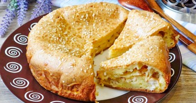 Пирог с курицей и сыром на майонезе