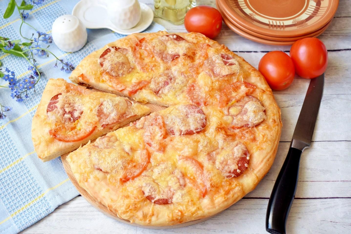 что нужно для пиццы в домашних условиях в духовке с колбасой и сыром помидорами фото 119
