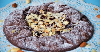 Шоколадная галета с вишней