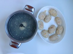 ленивые голубцы с капустой рисом и фаршем в духовке в томатно сметанном соусе с фото. lenivye golubcy v tomatno smetannom souse v. ленивые голубцы с капустой рисом и фаршем в духовке в томатно сметанном соусе с фото фото. ленивые голубцы с капустой рисом и фаршем в духовке в томатно сметанном соусе с фото-lenivye golubcy v tomatno smetannom souse v. картинка ленивые голубцы с капустой рисом и фаршем в духовке в томатно сметанном соусе с фото. картинка lenivye golubcy v tomatno smetannom souse v. Сытный ужин, который готовится на скорую руку! Ленивые голубцы в соусе в отличие от обычных просты в приготовлении. Капусту не нужно отдельно отваривать и потом заворачивать каждый голубец. Полноценное кушанье для всей семьи, с которым справится даже начинающая хозяйка.