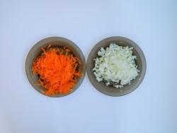 ленивые голубцы с капустой рисом и фаршем в духовке в томатно сметанном соусе с фото. lenivye golubcy v tomatno smetannom souse v. ленивые голубцы с капустой рисом и фаршем в духовке в томатно сметанном соусе с фото фото. ленивые голубцы с капустой рисом и фаршем в духовке в томатно сметанном соусе с фото-lenivye golubcy v tomatno smetannom souse v. картинка ленивые голубцы с капустой рисом и фаршем в духовке в томатно сметанном соусе с фото. картинка lenivye golubcy v tomatno smetannom souse v. Сытный ужин, который готовится на скорую руку! Ленивые голубцы в соусе в отличие от обычных просты в приготовлении. Капусту не нужно отдельно отваривать и потом заворачивать каждый голубец. Полноценное кушанье для всей семьи, с которым справится даже начинающая хозяйка.