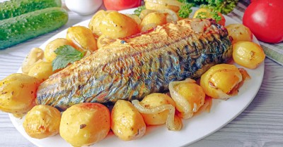 Скумбрия запеченная в рукаве с картошкой в духовке