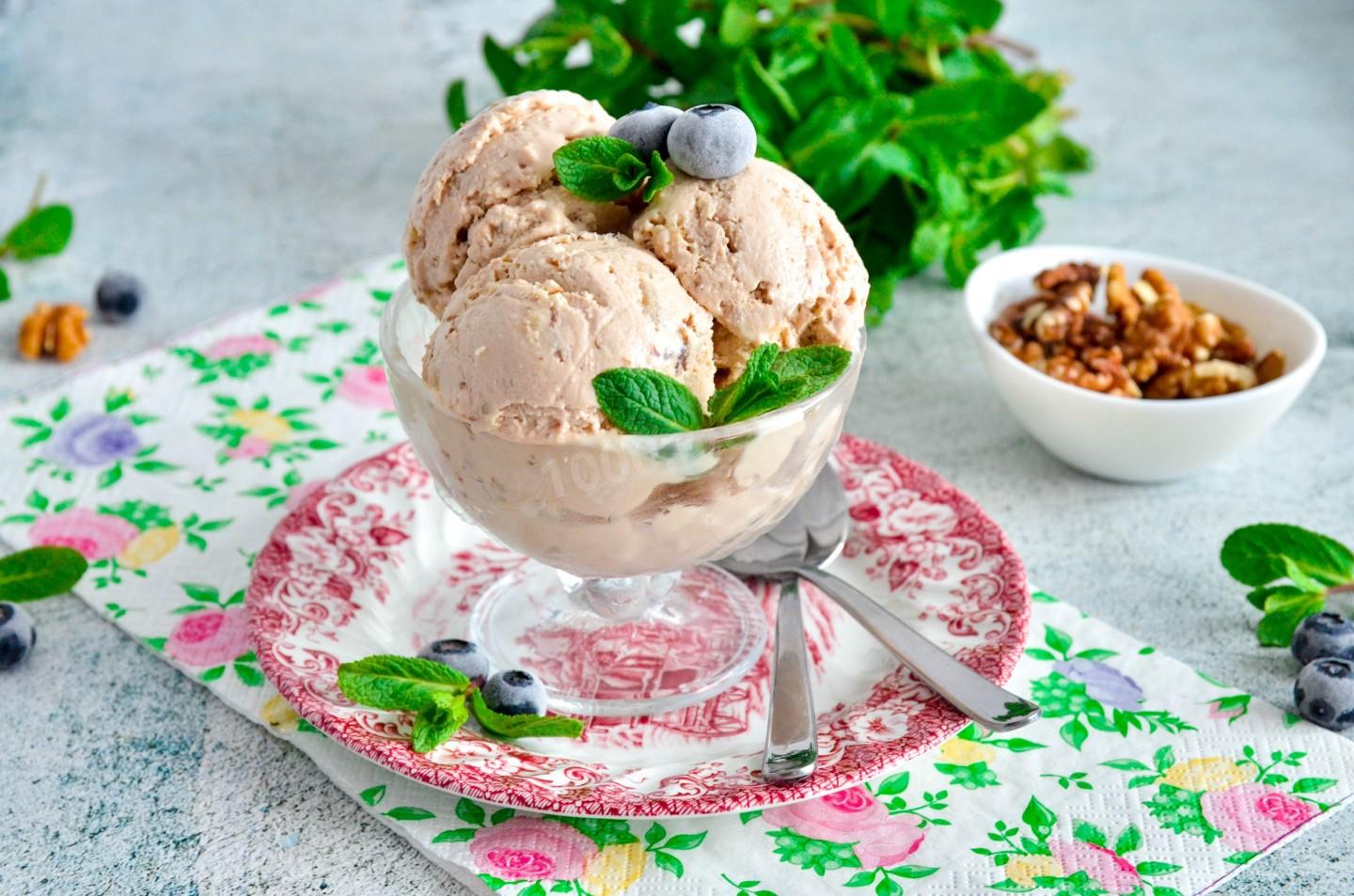 Рецепт 2: Шоколадное мороженое с фундуком