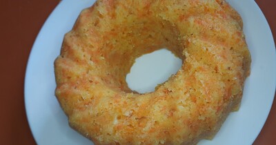 Большой морковный кекс в микроволновке