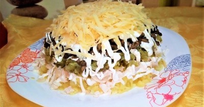Салат слоеный курица сыр картошка огурцы грибы