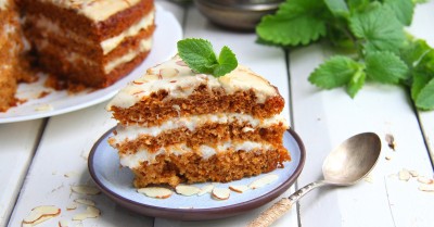 Постный морковный торт