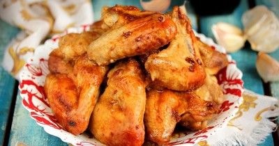 Крылышки в соевом соусе с медом на сковородке