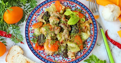 Свинина тушеная с овощами по-домашнему