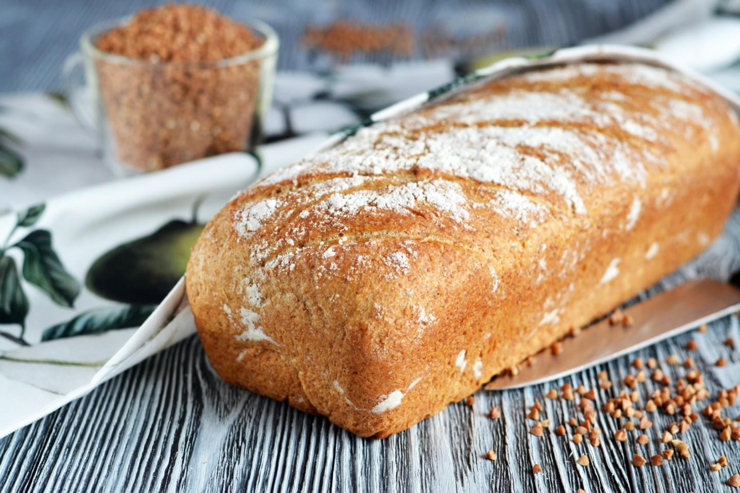 Хлеб постный в духовке в домашних условиях. Постный хлеб в духовке. Гречневый хлеб. Пшеничный хлеб с гречкой. Хлеб домашний в духовке красивый.