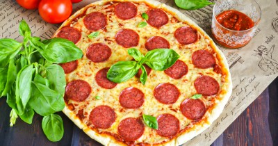 Пицца Пепперони с колбасой и сыром