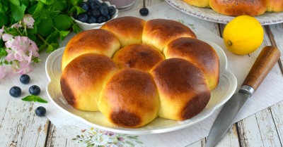 Сдобная булочка Ромашка