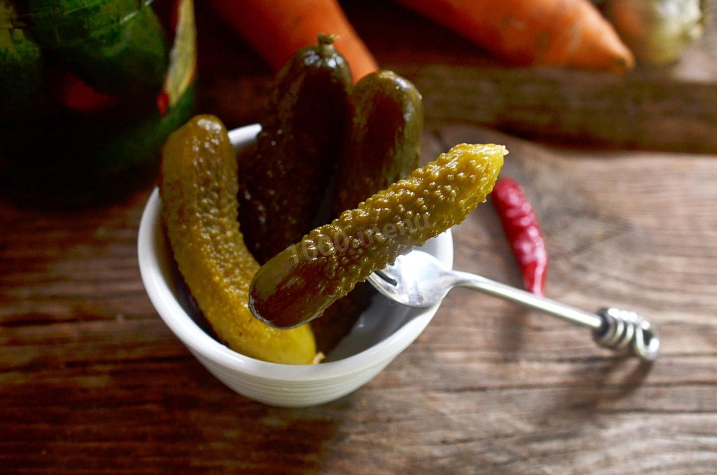 Огурцы, маринованные с морковью