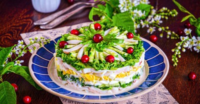 Салат с кальмаром огурцами яйцами