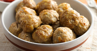 Тефтели с луком на пару в мультиварке