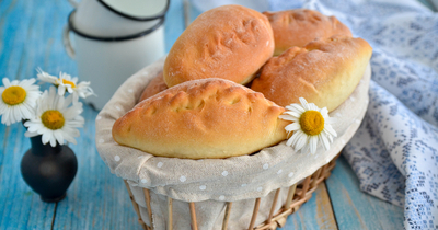 Пирожки с рисом и яйцом в духовке