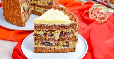 Торт с черносливом и грецким орехом