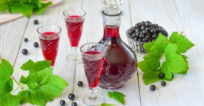 Настойка из черной смородины на водке