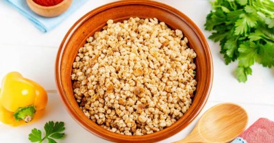 Гречка с яйцом на сковороде