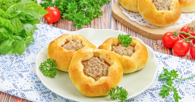 Беляши с картошкой и мясом в духовке