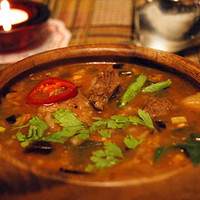 Суп на кости из говядины и свинины кавказский