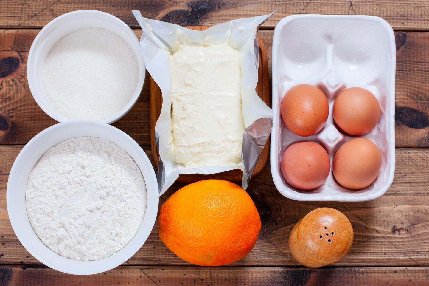 Чем можно смазать выпечку вместо яиц. С апельсинами вместо яиц. Замена яйца в тесте. Чем заменить яйца в выпечке. Замена яиц в кексе.