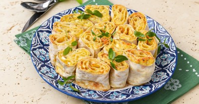 Лаваш с творогом и сыром в духовке