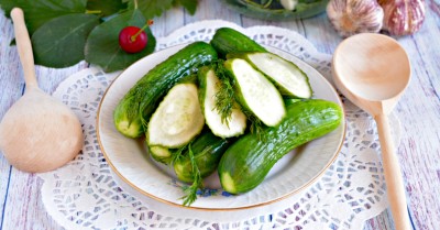 Малосольные хрустящие огурцы быстрого приготовления