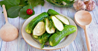 Малосольные хрустящие огурцы быстрого приготовления