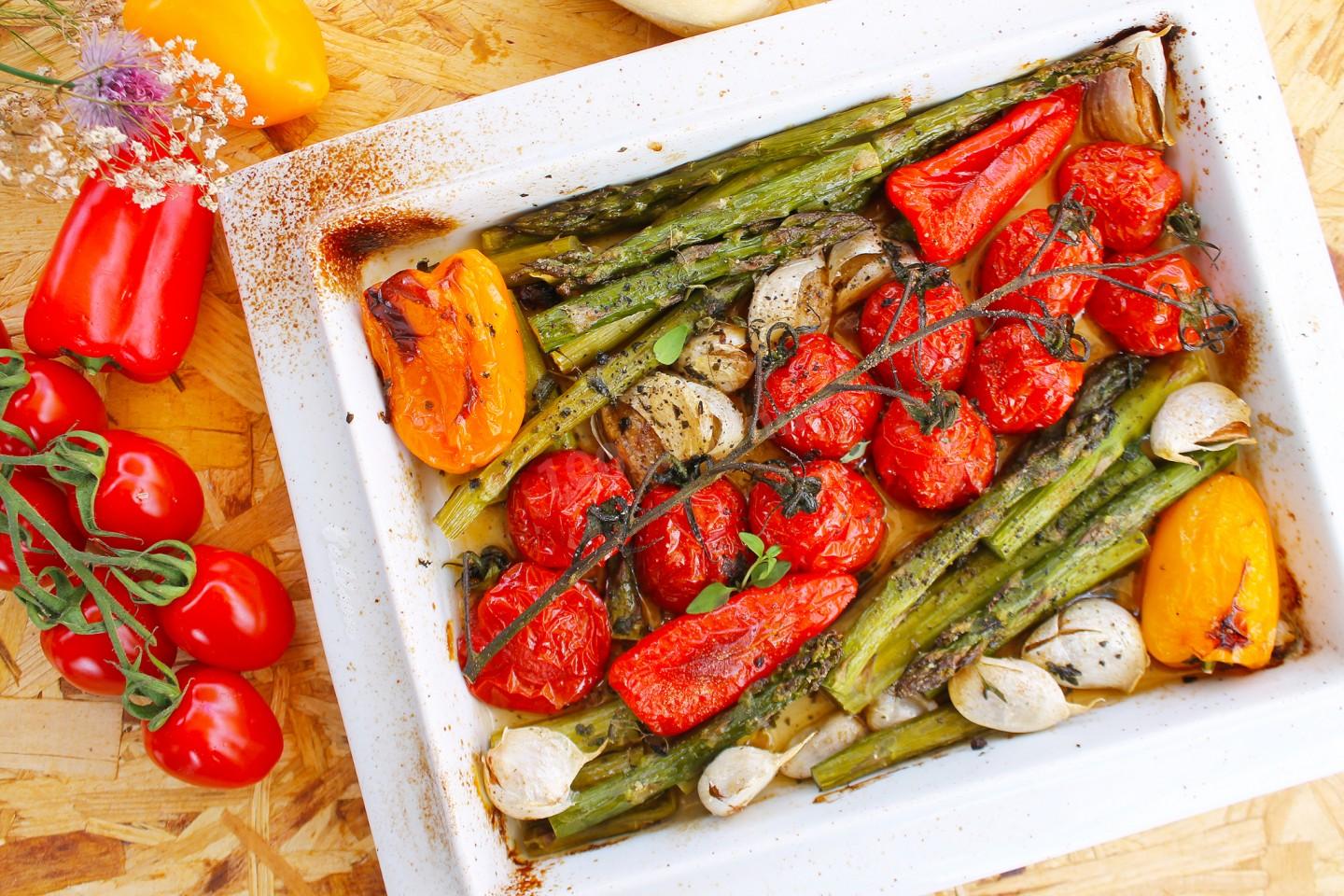 Запеченные овощи в духовке рецепт с фото в томатном соусе
