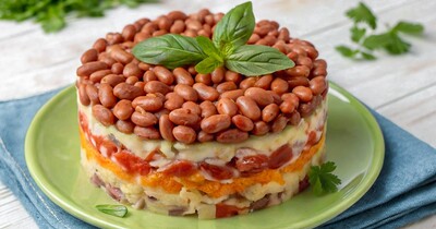 Слоёный салат с фасолью  вкусный и сытный