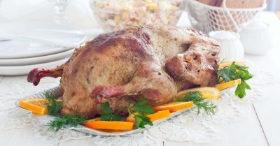 Утка с апельсинами и чесноком в рукаве