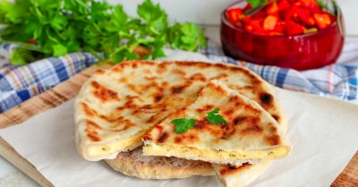 Лепешки с сыром на сковороде