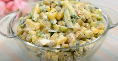 Салат со шпротами и горошком