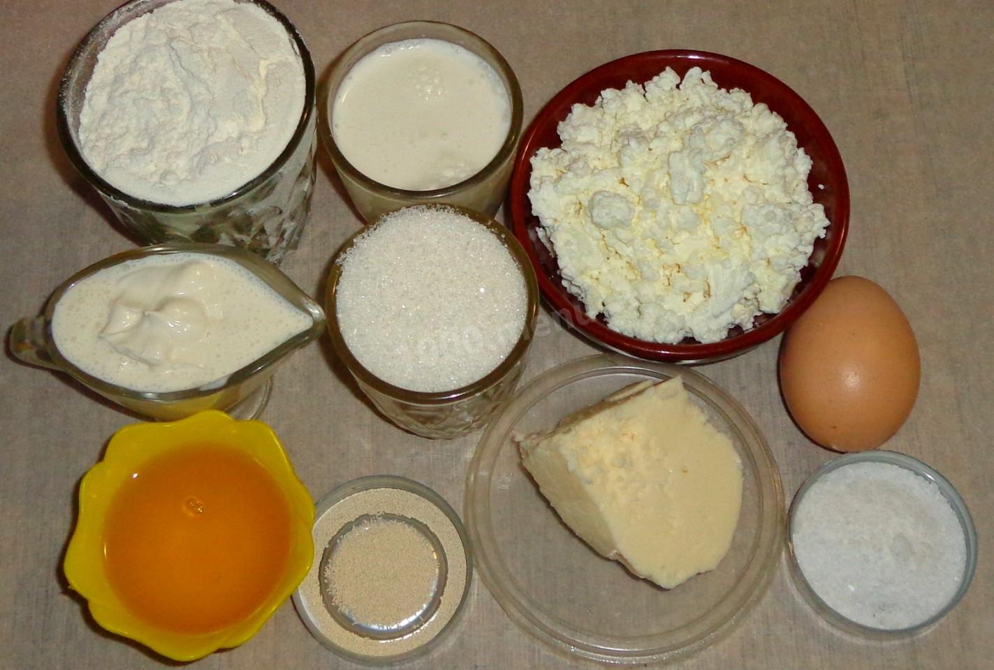 Сливочное масло кефир яйца. Творог со сметаной. Мука яйца сахар. Сметана яйца мука сахар. Молоко и яйца.
