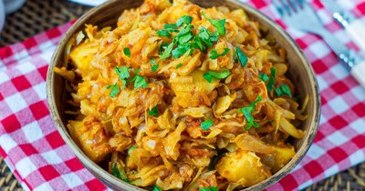 Квашеная капуста с говядиной тушеная в мультиварке