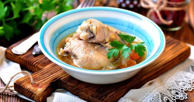 Бедрышки с овощами в литровой банке в духовке