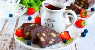 Шоколадная колбаса из печенья и какао классическая